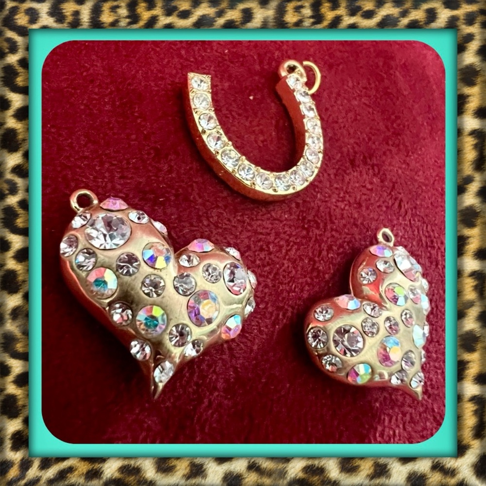 👑✅PRICE FIRM✅Gold Plated Puff Hearts & Horseshoe Pendant Set Quality Crystals